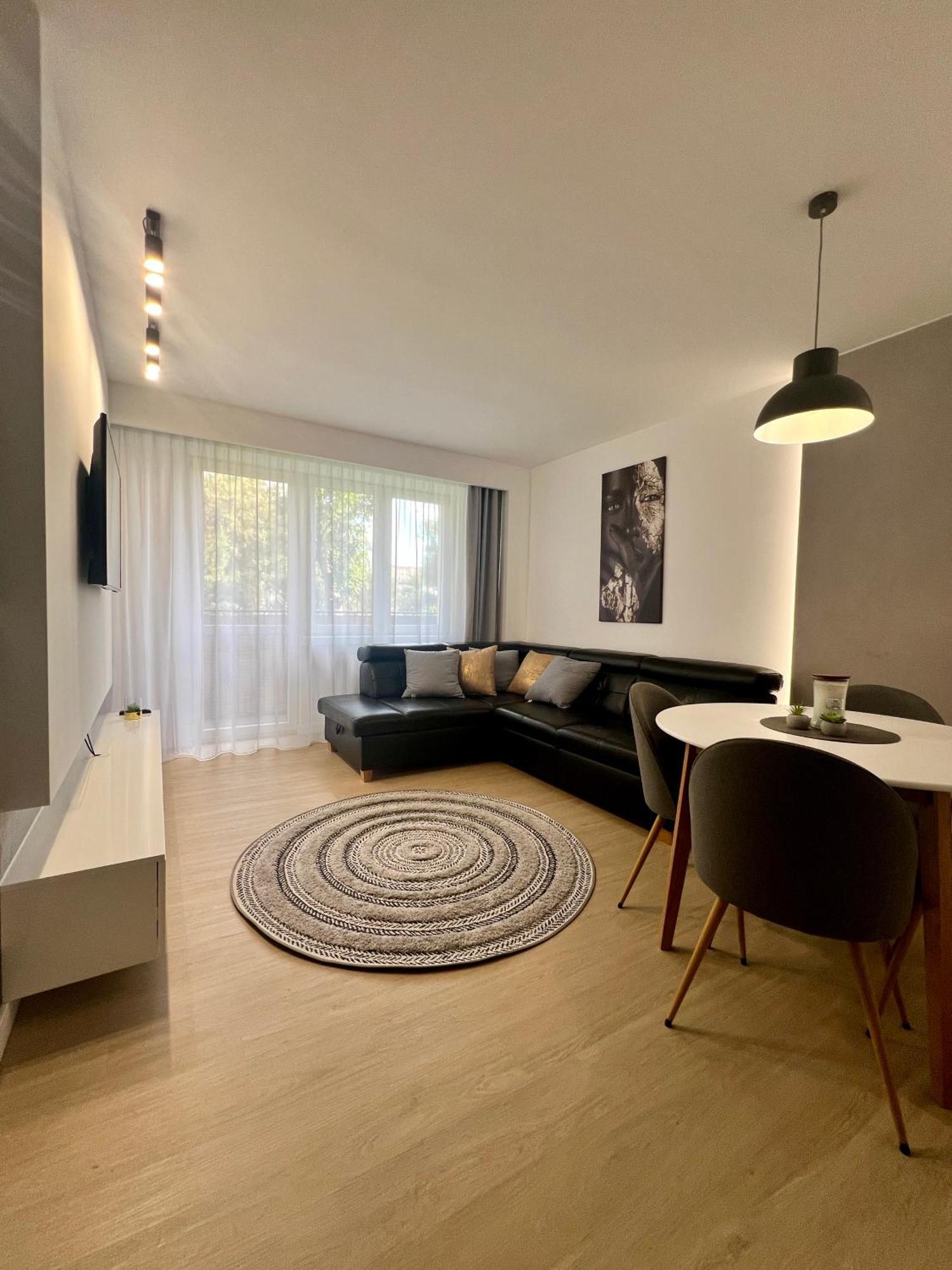 לודז' M&S Lux Apartments Kochanowskiego מראה חיצוני תמונה